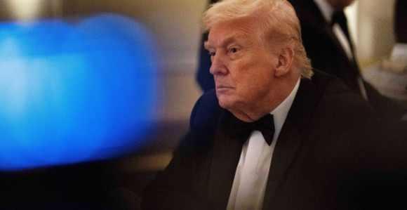 Tramp najavio da šalje bolnički brod na Grenland