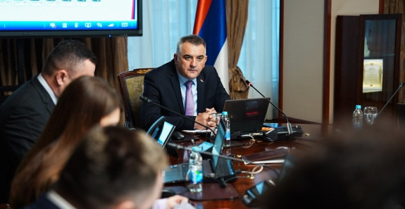 Minićeva Vlada samo se zadužuje, uzimaju kredit na kredit