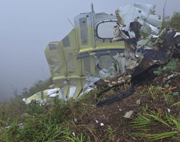 U padu aviona poginulo sedam članova posade