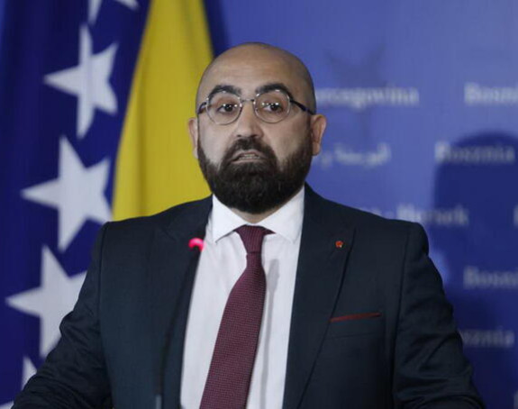 Amidžić odbio, pa Hasanović potpisao prenos novca CIK-u