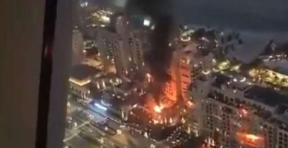 Повријеђени од пада дронова у Дубаију и Абу Дабију