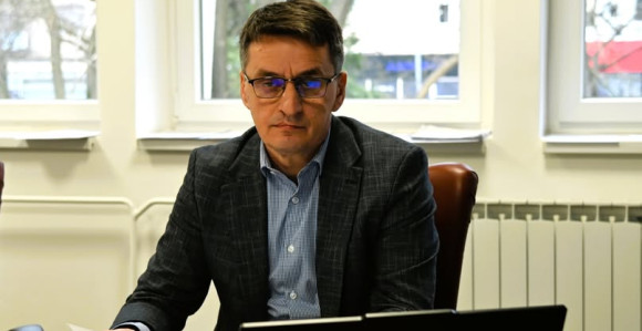 Vapaj iz Željeznica Republike Srpske: Na gušite nas!