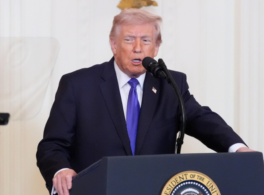 Tramp poručio da prekida trgovinu sa Španijom