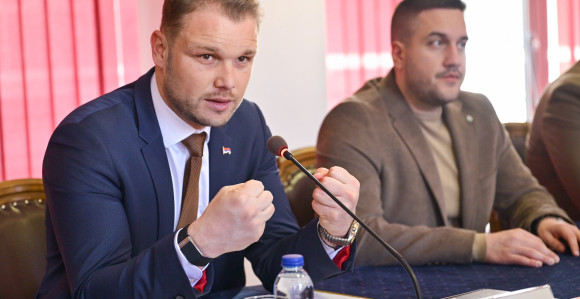 Donijeti zakon o zabrani promovisanja fašizma