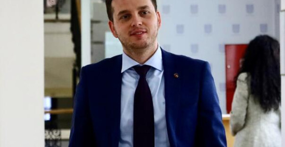 Pala vlada Kantona Sarajevo, prihvaćena ostavka Nihada Uka