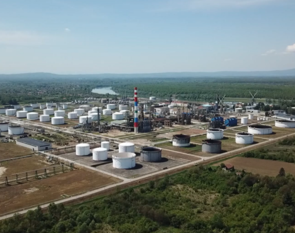 Рафинерија Брод од нафтног гиганта до милијарду КМ дуга