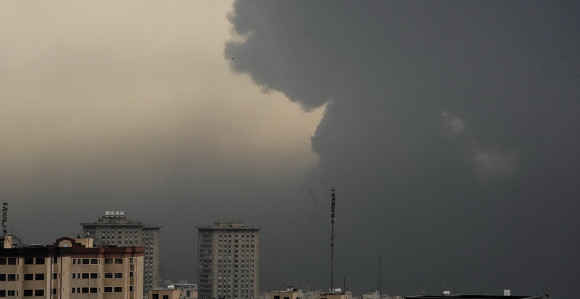 Јутрос црна киша над иранском престоницом (видео)
