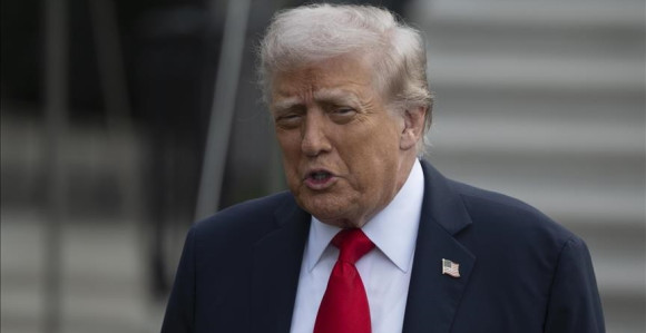 Tramp zatražio da Iran ukloni mine iz Ormuskog moreuza