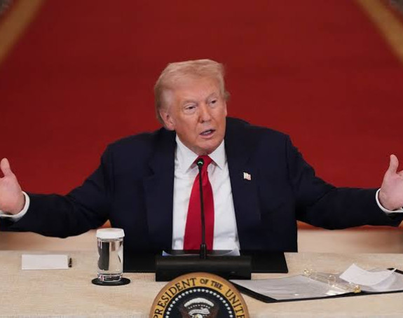 Tramp poručio: SAD moraju da završe posao u Iranu