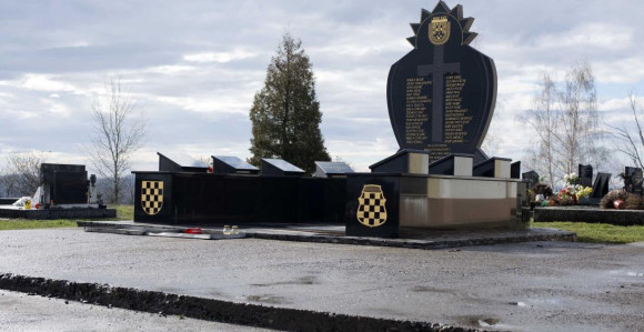 Na području Dervente treba ukloniti ustaške simbole