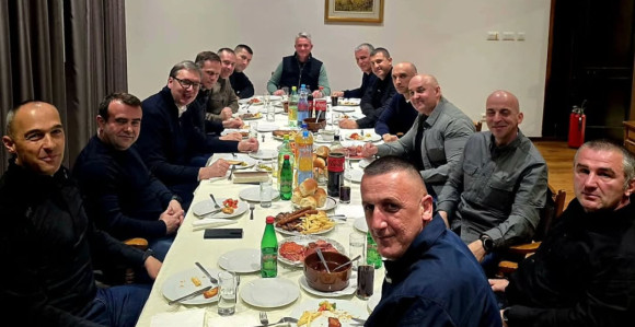 Vučić na večeri sa pripadnicima Kobri: Hvala na lojalnosti