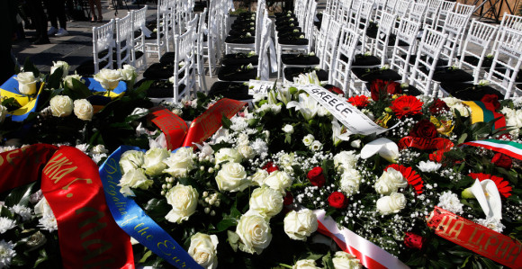 Kočani: Molitva za stradale u požaru, glasna tišina i 63 prazne stolice