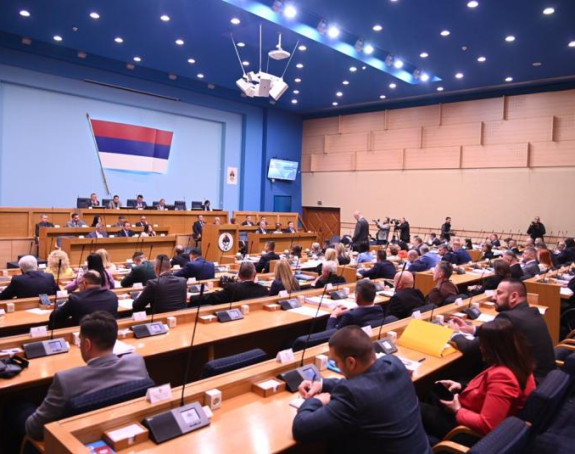 Посланици о резолуцији о осуди и забрани величања НДХ (УЖИВО)