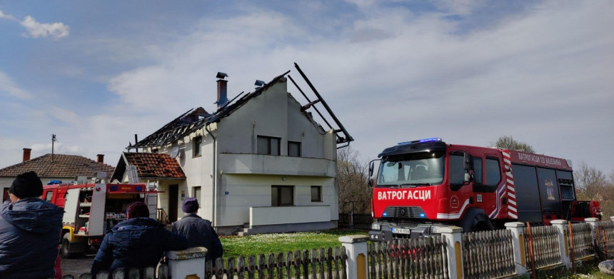 Požar u dvije porodične kuće u Bijeljini
