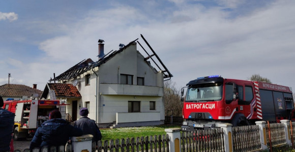 Požar u dvije porodične kuće u Bijeljini