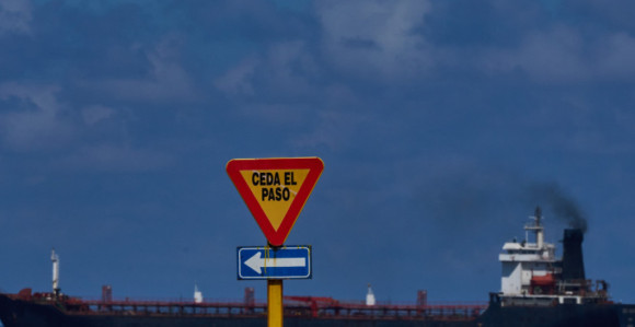 Ruski tanker plovi ka Kubi usred američke blokade