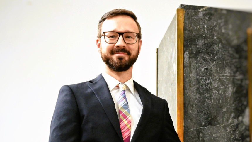 Политичке тензије, лоше управљање јавним предузећима и финансијама успоравају реформе у БиХ