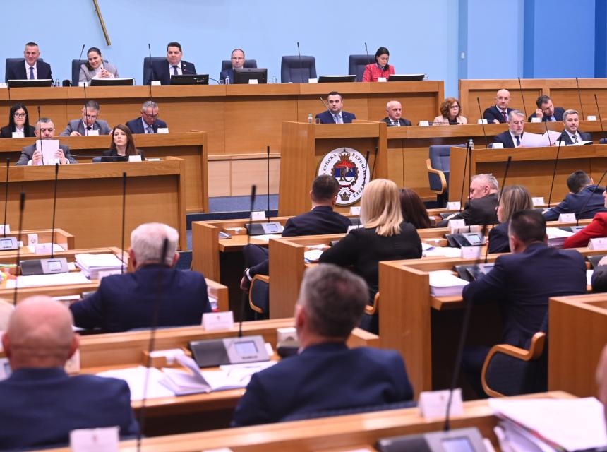 Nevjerovatno ponižavanje Narodne skupštine Republike Srpske i ispunjavanje želja SNSD-a