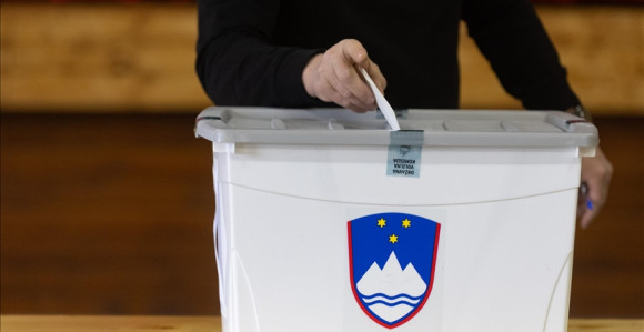 Slovenci danas glasaju o novom sastavu parlamenta