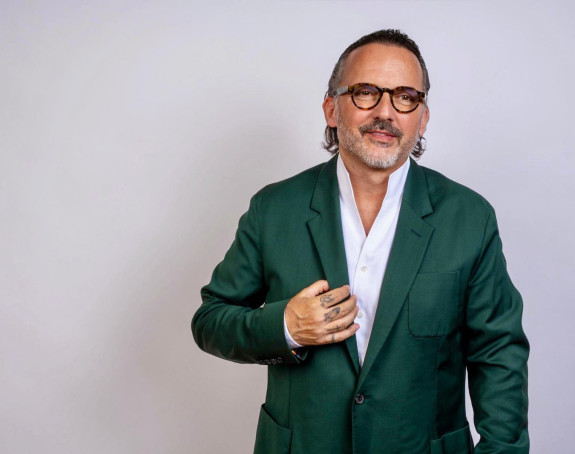 Тони Цетински са бине у Љубљани питао колико има Срба