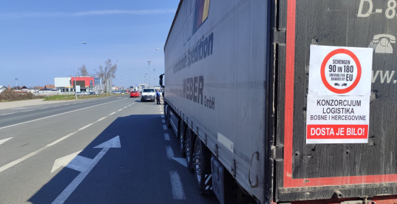 Prevoznici povučeni u baze sa graničnog prelaza Orašje