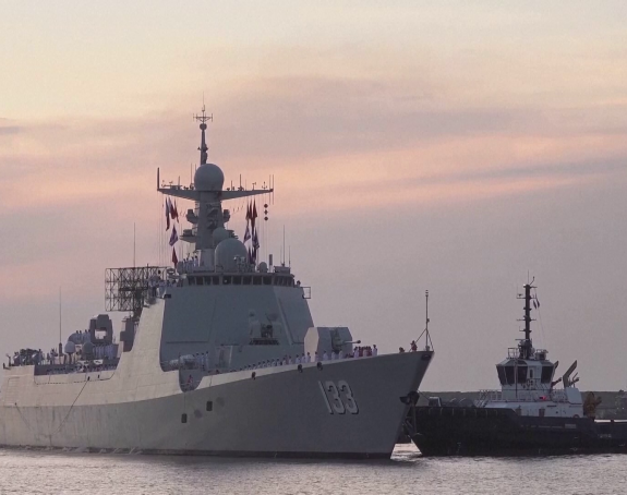 Највећи носач авиона на свијету вратио се у базу на Криту