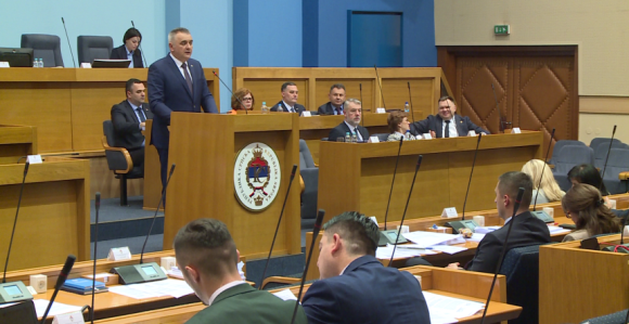 Ovakvim radom institucija građani u Srpskoj su ostavljeni da se sami snalaze!