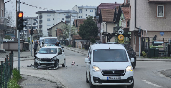 Bijeljina: Udes u Beogradskoj ulici, jedno lice povrijeđeno