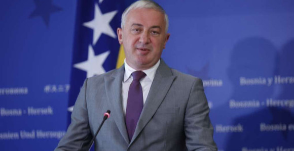 Dok tužioci "spavaju", komisija otkriva nove afere