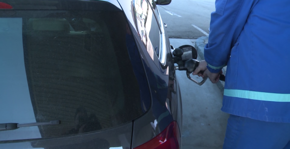 Građani Srpske će morati da sačekaju jeftinije gorivo