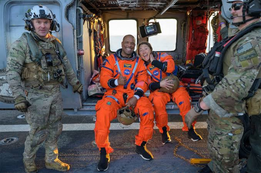 Astronauti se vratili na Zemlju nakon leta oko Mjeseca