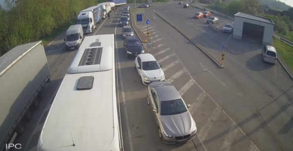 Pojačana frekvencija vozila na graničnom prelazu Gradina