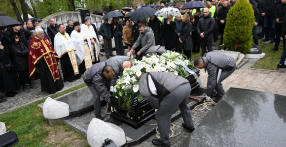 Сахрањен Душко Вујошевић уз пјесму Ђорђа Балашевића