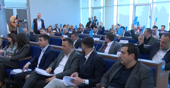 Sukob SNSD-ovaca u Bijeljini: Šamaraju jedni druge?!