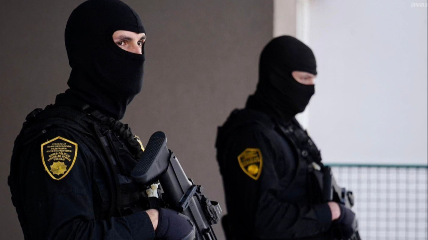 У току велика полицијска акција, претреси на 24 локације