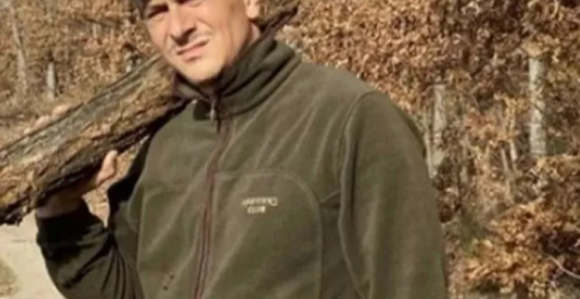 Poznati glumac se preselio na selo i uzgaja kokoške