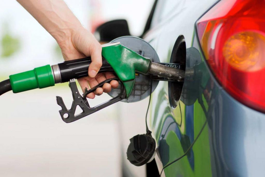 SAD obnovile licencu za prodaju ruske nafte do 16. maja