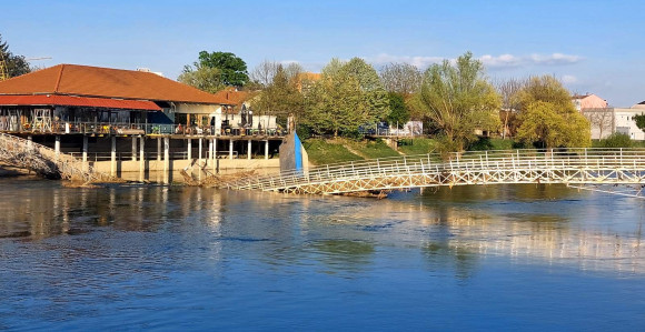 Prijedor: Srušen most zbog neočišćenog korita Sane