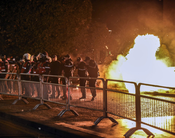 Eskalirali protesti ispred zgrade Vlade u Tirani