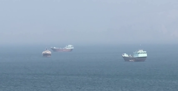Више од 20 бродова прошло кроз Ормуски мореуз у суботу