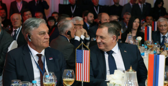 Amerikanizacija SNSD-a: Vraćanje Dodika na "fabrička podešavanja"