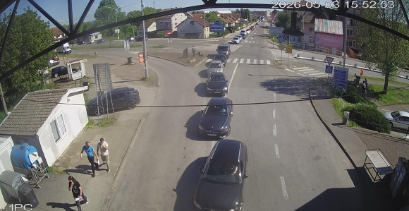 Duge kolone vozila na ulazu i izlazu iz BiH
