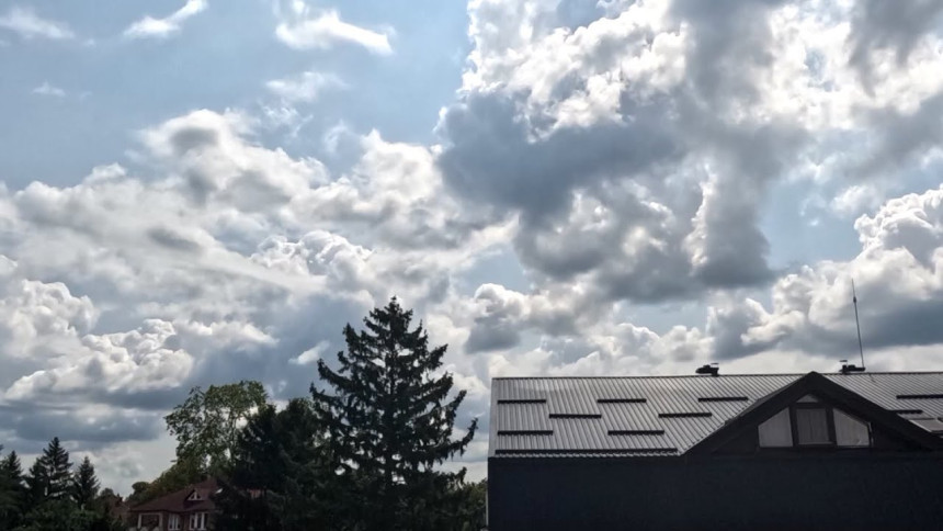 Promjenljivo jutro sa kišom, tokom dana razvedravanje
