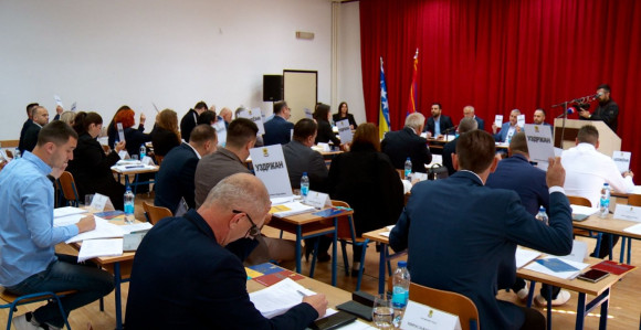 Vlast zadužuje građane Doboja za dva miliona KM