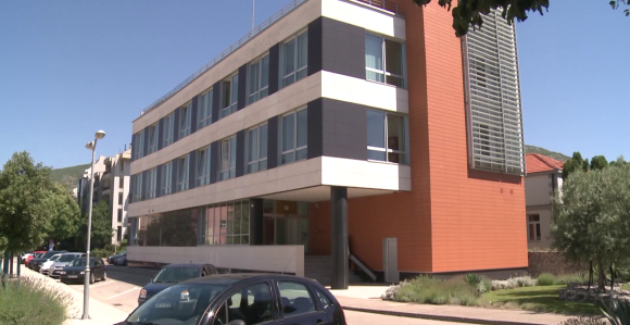 SNSD mijenja zakone da "uhljebi" svoje funkcionere u institucije