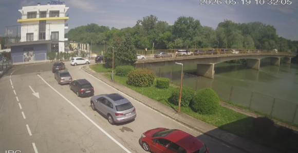 U Gradišci kolaps, gužve u Gradini i Kozarskoj Dubici