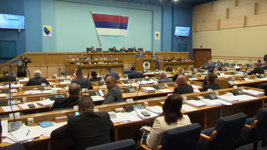 NSRS: Opozicija podsjetila na "ljubav SNSD-a sa strancima"
