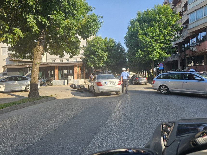 Saobraćajna nezgoda u Bijeljini: Udaren motociklista (FOTO)