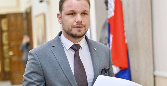 Stanivuković: Lične invalidnine rastu na 800 maraka!