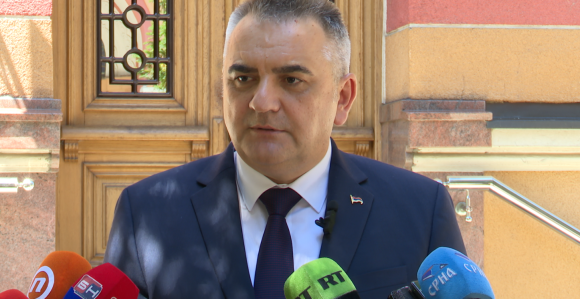 Директор Пореске управе дијели новац активистима СНСД, Минић оправдава?